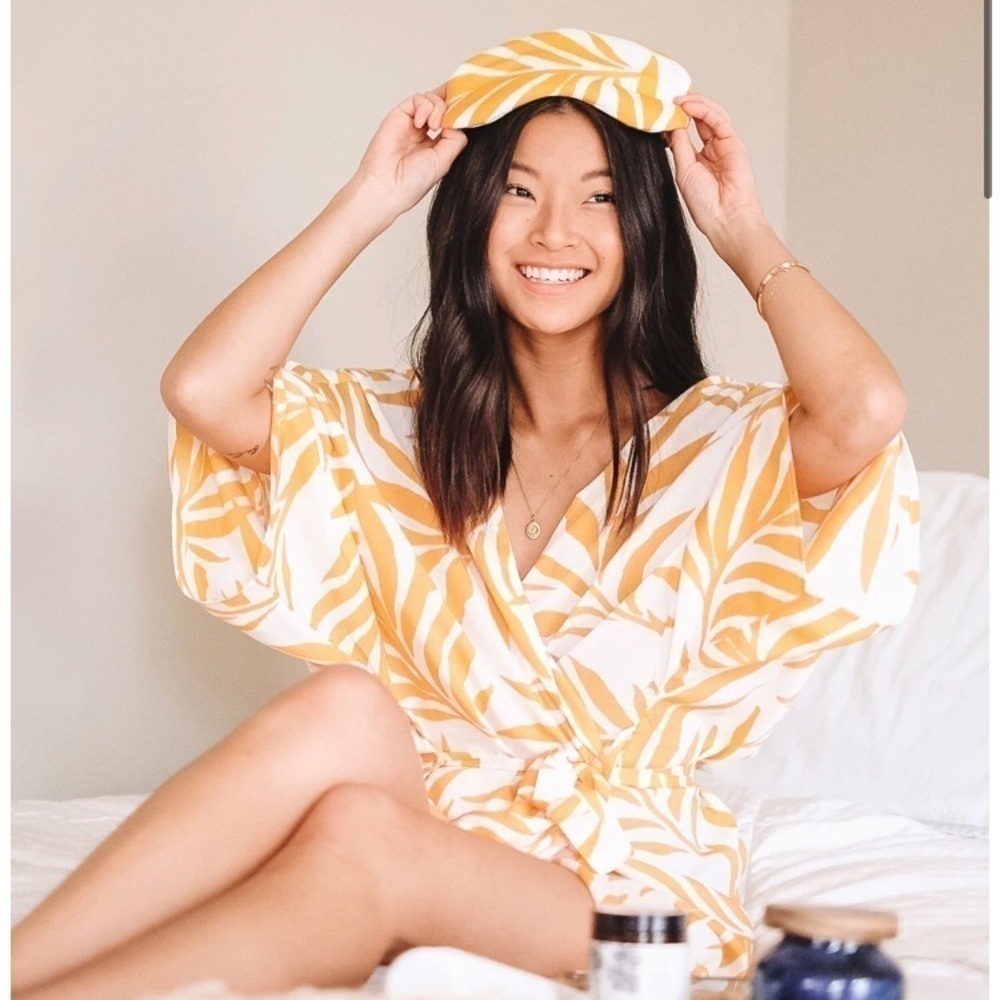 Maison Du Soir Luxe Robe and Matching Sleep Mask - Picture 3 of 7